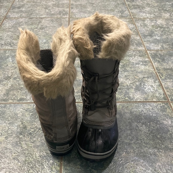 SOREL JOAN OF ARC youth size 3 (eu 34) grey almost new waterproof winter boots - Picture 2 of 7